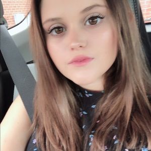 Meet your Posher, Lily